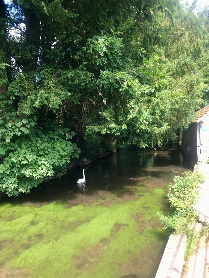 Gite De Mauxe Vila Acquigny Exterior foto